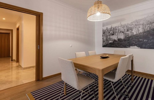 Paco De Arcos Apartment | 118 m² Apartment ∙ 3 bedrooms ∙ 6 guests