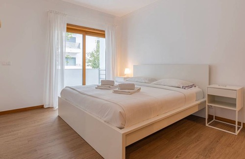 Paco De Arcos Apartment | 118 m² Apartment ∙ 3 bedrooms ∙ 6 guests