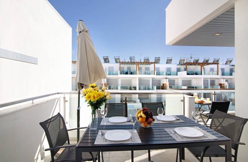 Manta Rota House | 160 m² House ∙ 3 bedrooms ∙ 8 guests
