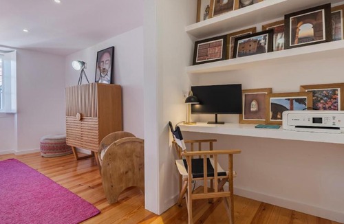 Merces Apartment | 1BDR Apartment with AC and Terrace by LovelyStay