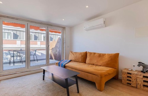 Merces Apartment | 1BDR Apartment with AC and Terrace by LovelyStay
