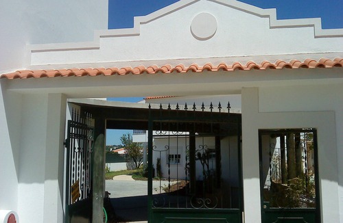 Pata de Baixo Apartment | 2 Bed Flat - Sleeps 4 - Parking - Wifi
