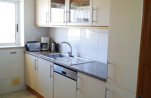 Vilamoura Apartment | 2 bedroom apartment w / pool, free wifi, near the Marina