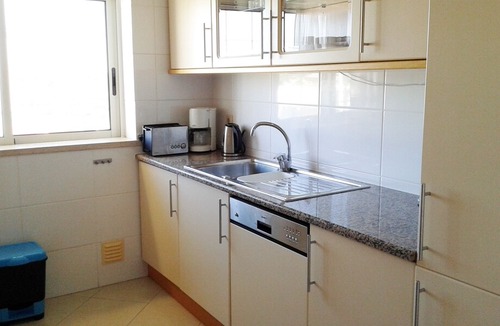 Vilamoura Apartment | 2 bedroom apartment w / pool, free wifi, near the Marina