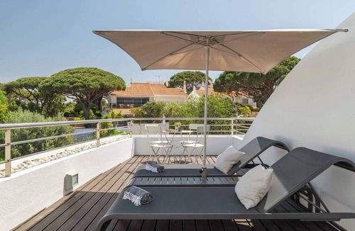 Vale do Garrao Apartment | 2-Bedroom Apartment with Stunning Sea Views in Vale do Lobo/Dounas Douradas