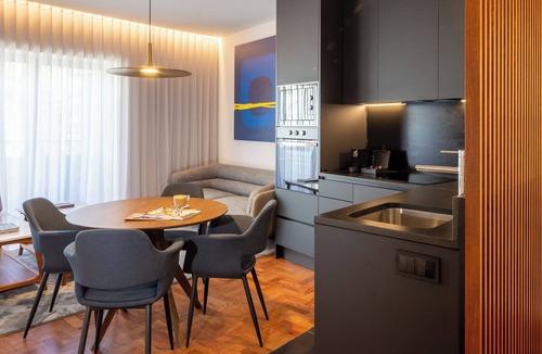 Lisbon Old Town Apartment | 2-Bedroom Avenidas Novas 74 sqm — Balcony, Services and Comfort by Gulbenkian