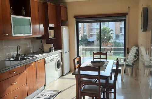 Sao Martinho do Porto Apartment | 2-Bedroom Apartment with Pool and Garden in São Martinho do Porto