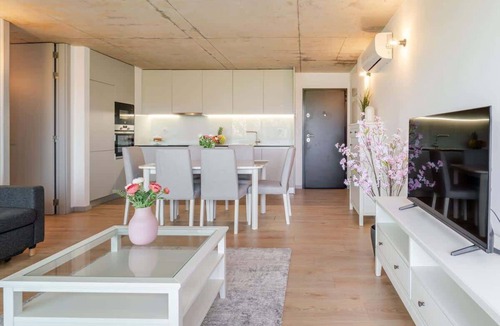 Vila Nova de Gaia Apartment | 2 Poolside 2BR with Balcony in Gaia by HostWise