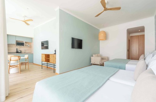 Porto Moniz Hotel | 2 Studios Stay – Relax on Balcony Near Ocean and Pools - 0.1 mile + Breakfast!