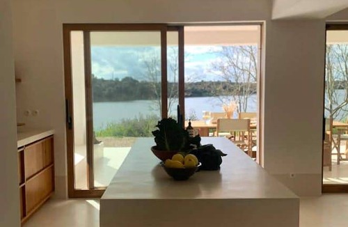 Avis House | 200 m² House ∙ 3 bedrooms ∙ 6 guests