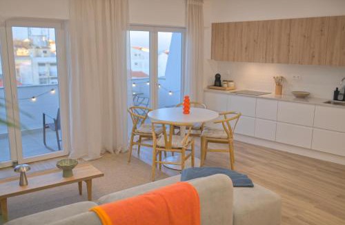 Cacilhas Apartment | 2BR Almada Velha with River & Skyline Views