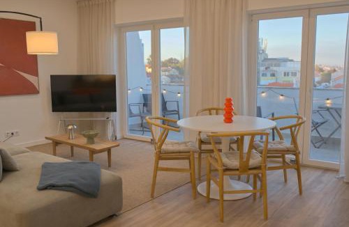 Cacilhas Apartment | 2BR Almada Velha with River & Skyline Views