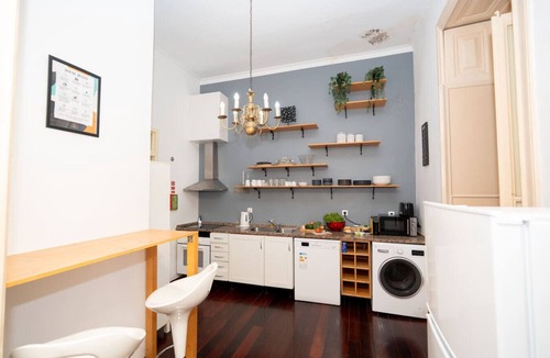 Mouraria Apartment | 3-Bedroom 1-Living Room 2-Bathroom 2-Twin beds 2-Double beds 1-Sofabed Apartment