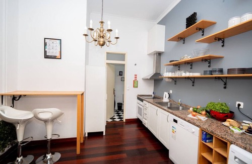 Mouraria Apartment | 3-Bedroom 1-Living Room 2-Bathroom 2-Twin beds 2-Double beds 1-Sofabed Apartment