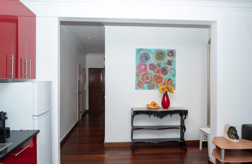 Mouraria Apartment | 3-Bedroom. 2-Bathroom. 1-Livingroom. 3-Double Bed. 1-Sofa Bed with Terrace View