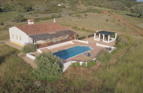 Garvao Villa | 3 bedroom Alentejo Style villa with private pool in unspoilt rural countryside.