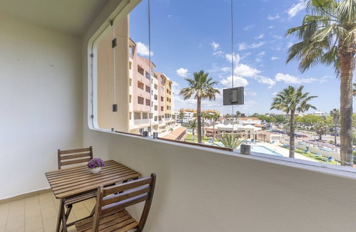 Correeira Apartment | #342 Cozy Studio in Belavista | Pool & Central