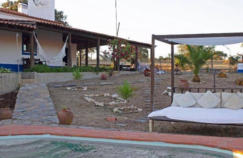 Avis Villa | 3500 m² Villa ∙ 3 bedrooms ∙ 6 guests