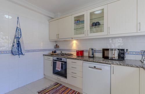 Areias de Sao Joao Ski Chalet | #375 Spacious Townhouse with Pool, BBQ, and Parking