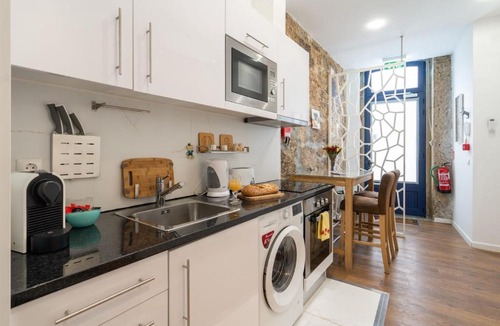 Bonfim Villa | 3BR Family Friends Apt City Centre Metro