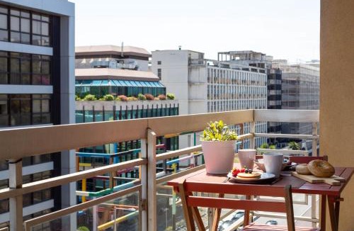 Lordelo do Ouro e Massarelos Apartment | 3BR Home in Boavista w Balcony & AC by LovelyStay