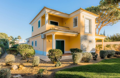 Almancil Villa | 4 Bed Villa GONDRIGO - Quinta do Lago