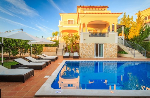 Vale Formoso Villa | 4 Bedroom Deluxe Villa with Private pool in Almancil