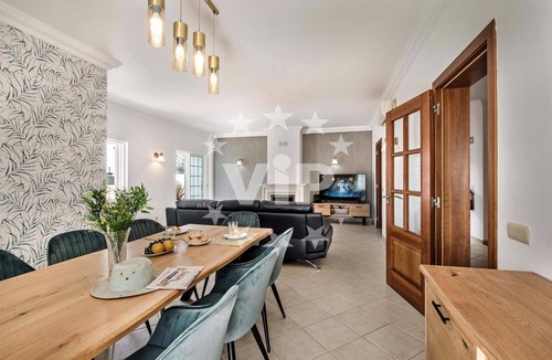 Correeira House | 4-bedroom house with private pool in central Albufeira, quiet and spacious