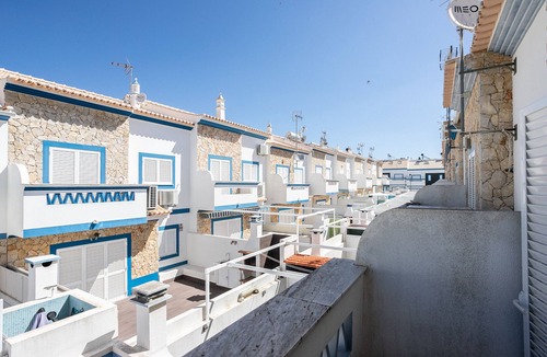 Manta Rota Villa | 4-bedroom villa with patio, barbecue and air conditioning by AlgarveManta (11V4)