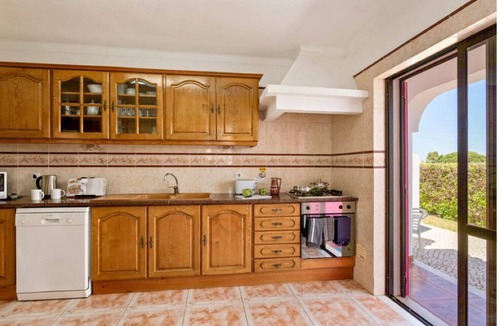 Alporchinhos Villa | 4-bedroom villa with a private pool, a short drive from Alporchinhos Beach