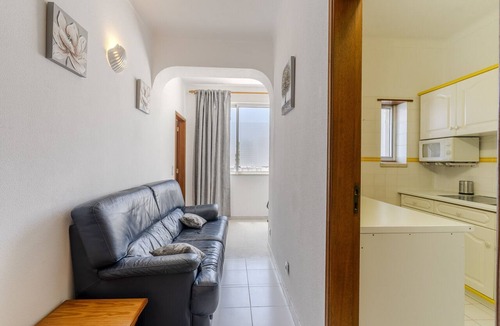 Montechoro Apartment | #401 Cozy & Central 1-Bedroom Apartment in Albufeira