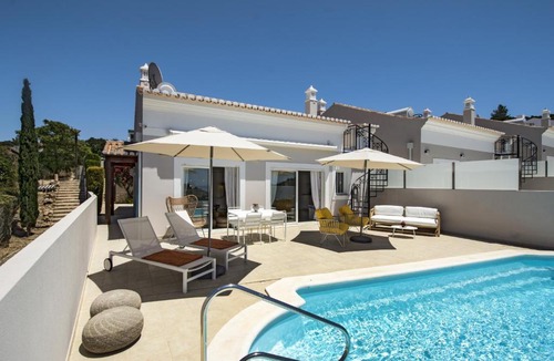 Salema House | 401 Villa Salemar