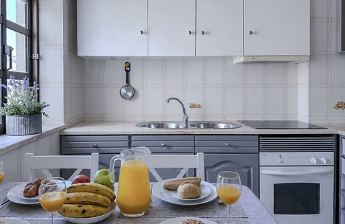 Olhos D'Agua Apartment | #411 Sunny 1-Bedroom Apartment Near the Beach