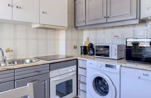 Olhos D'Agua Apartment | #411 Sunny 1-Bedroom Apartment Near the Beach