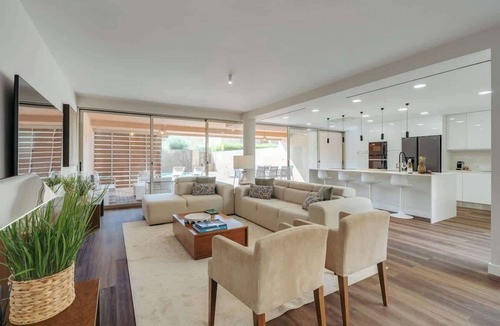 Salgados House | 4BR Villa w/Private Pool | Salgados | DA’Home