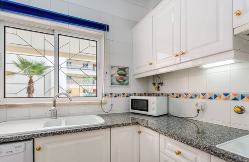 Vilamoura Apartment | 4Pax Vilamoura Flat w/Pool & Garage by LovelyStay