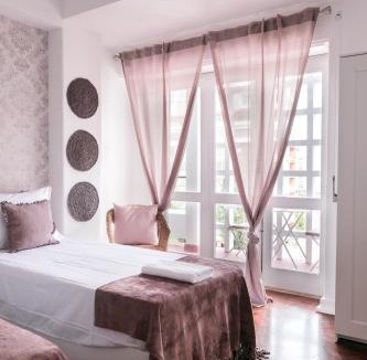 Avenida de Roma House | 4U Lisbon Suites & Guesthouse VII Airport