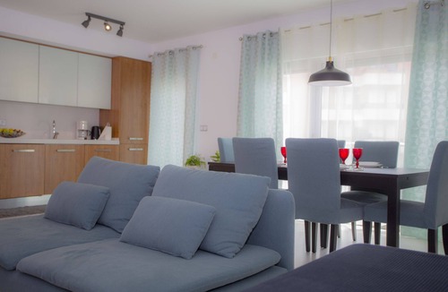 Peniche Villa | 5 Star Villa Surf and Stones Apartment - Beachfront Coastal Escape