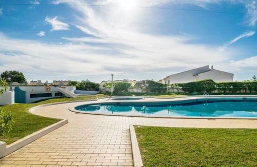 Areias de Sao Joao Condo | 600m from the beach Apartment in a closed condominium between Oura and Albufeira