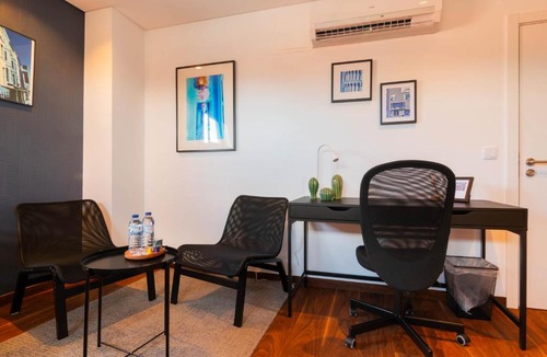 Santo Antonio dos Olivais House | 7Min to Uni Sé-Velha - AC - BBQ & Gym - Work Desk - 300MBs WiFi - Suite 9
