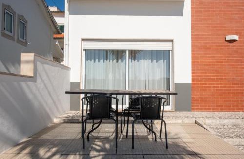 Nazare Villa | 8 Rodrigues Family House - Villa with patio