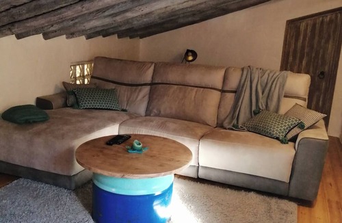 Barracao Cabin | A beautiful Portuguese farmhouse in the hills of Monchique, surrounded by nature.
