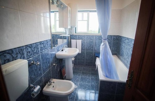 Tomar House | A Casa do Olival - Castelo do Bode area - Double room with garden view (Asian)