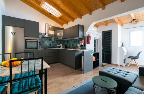 Budens House | A Charming Village Retreat Casa Kaz