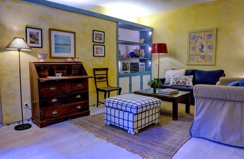 Aldoar Foz do Douro e Nevogilde Apartment | A historic house across from the mouth of the Douro River.
