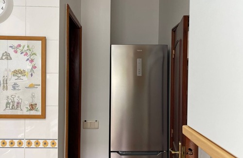Aguda House | A house that sleeps 6, located 100 meters from the beach and a 20-minute train ride from Porto's historic center.