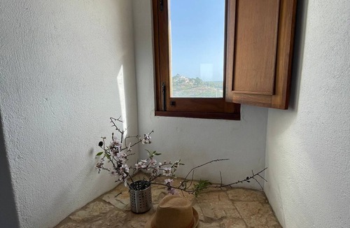 Silves House | A magnificent windmill offering breathtaking views of the Algarve coast's hinterland.