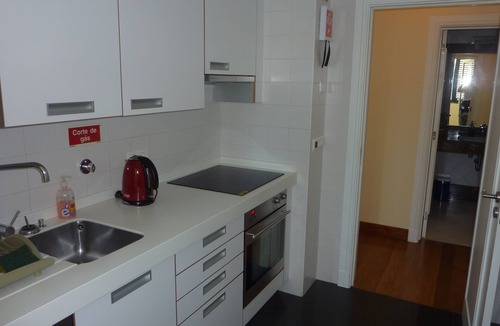 Sao Martinho Apartment | A spacious one bedroom apartment with gym, infinity pool, sea views, WiFi