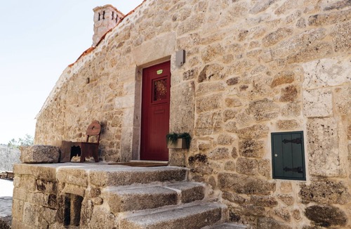 Covilha Apartment | A spacious two-bedroom accommodation unit of 50 m2