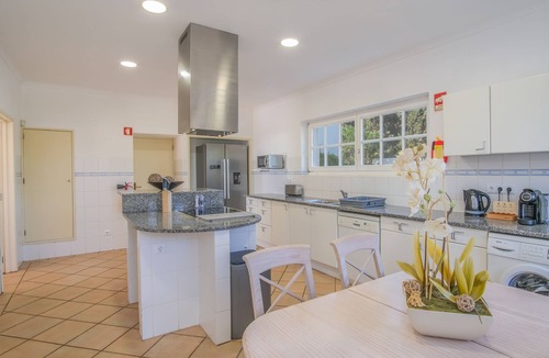 Funchal Villa | A wonderful place to relax and enjoy the Algarve.